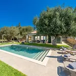 Menda Villa